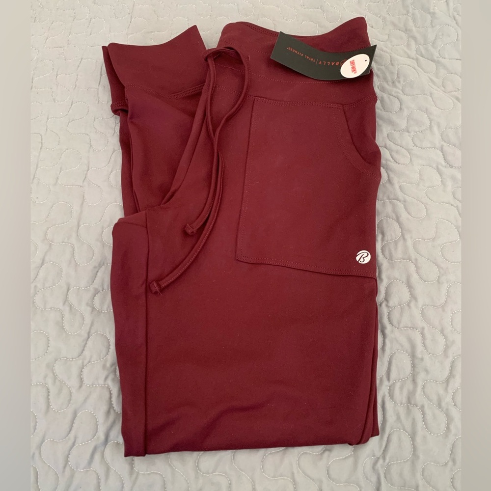Bally Leggings/Joggers size M NWT